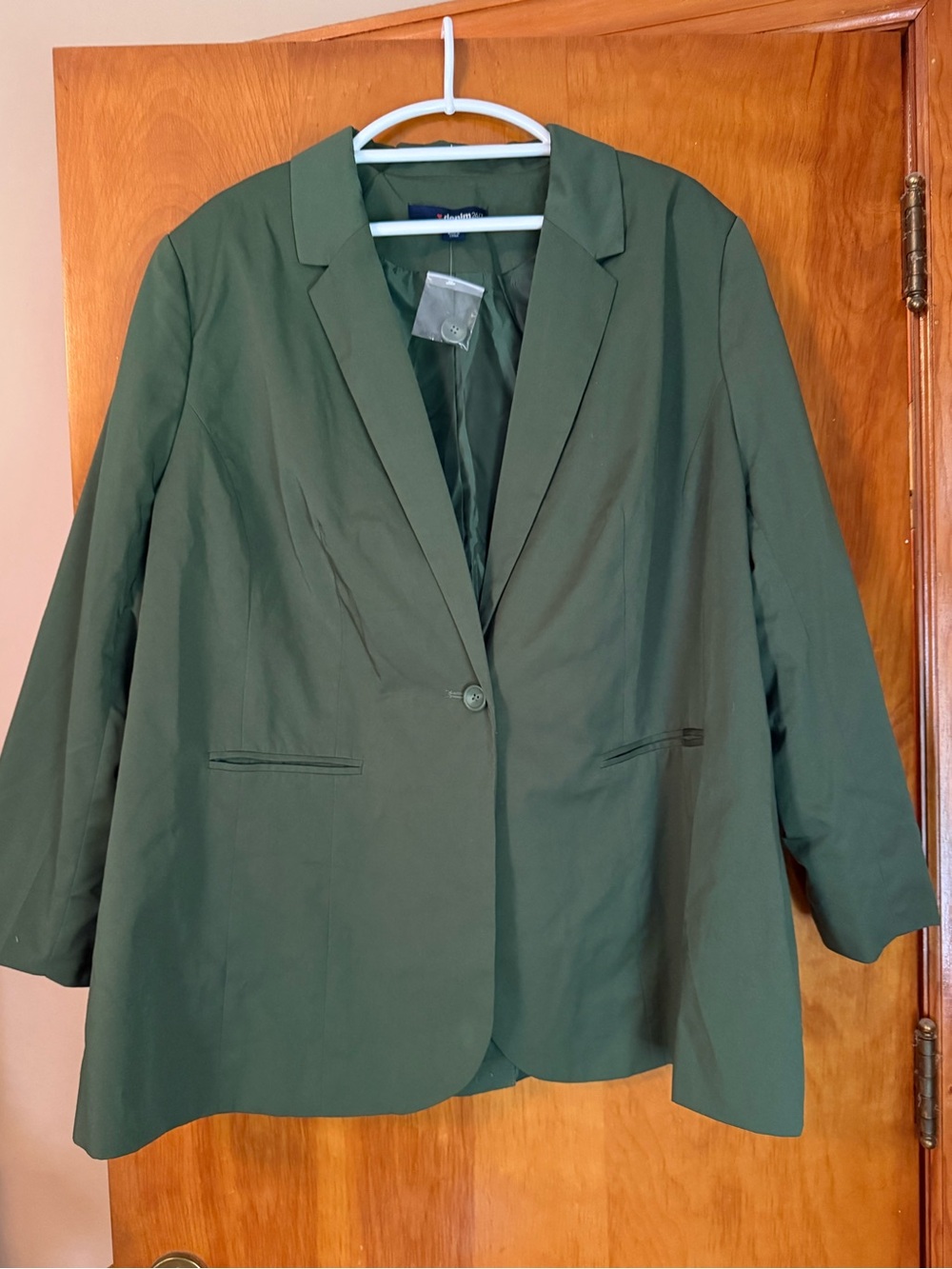NWOT - Denim 24/7 Blazer
Size 26W in Hunter Green